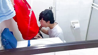 Cruising Gay-for-pay Footballer Romps Young Gay in Bathroom Starts with Condom and Then Takes off the Condom Internal cumshot