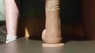 Ultra-kinky twunk rips off condom to get fucked raw